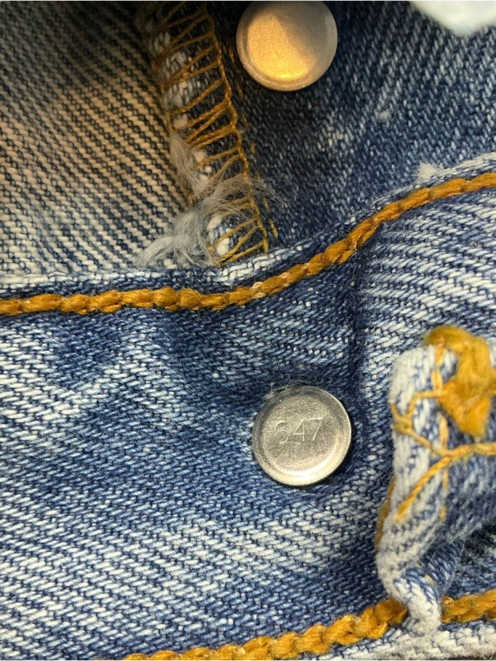 Vintage Levi’s 501 button fly light wash straight leg jeans 34 x 34 - Picture 3 of 7